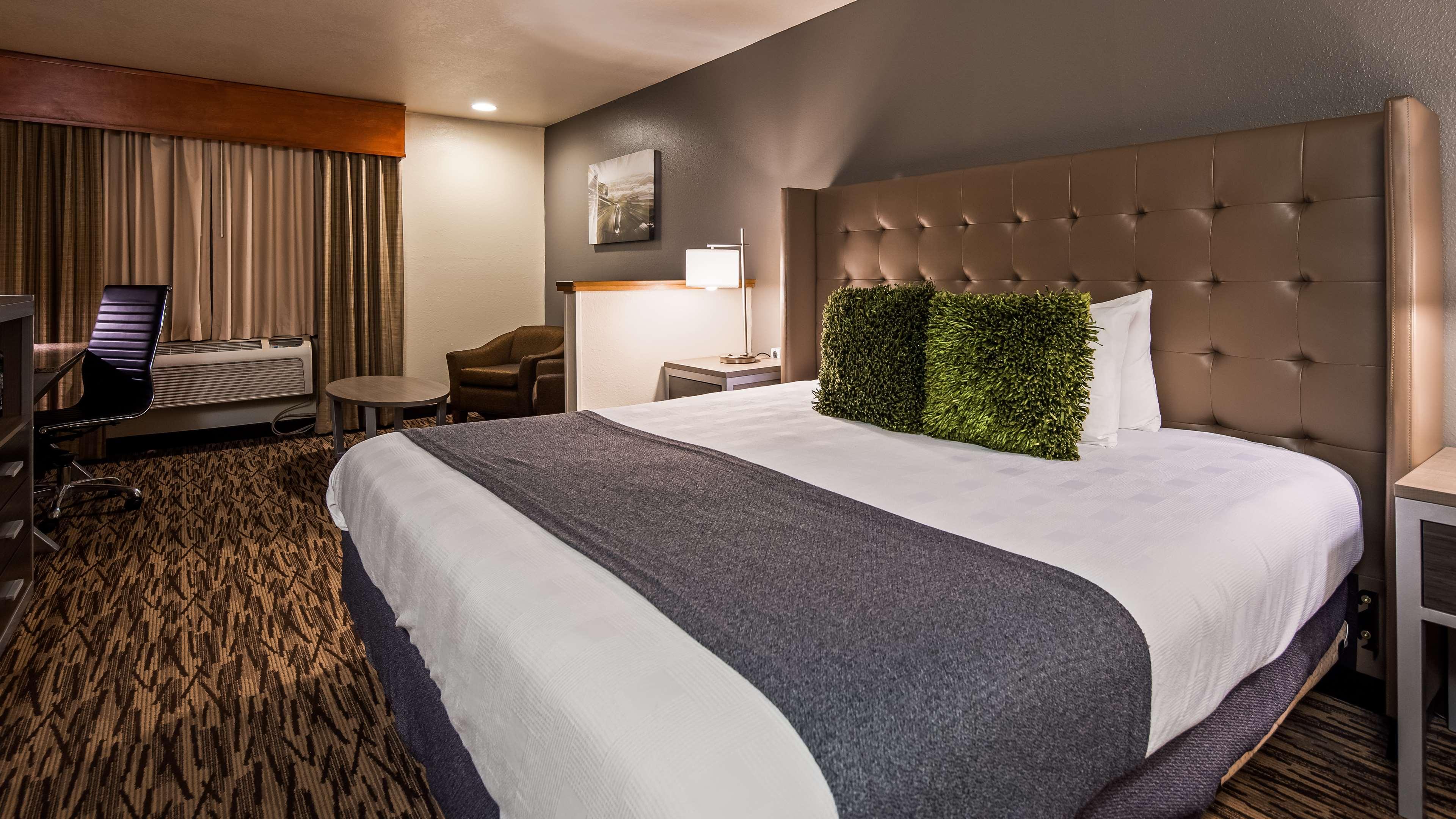 Best Western Plus Peppertree Airport Inn Ейрвей-Гайтс Екстер'єр фото