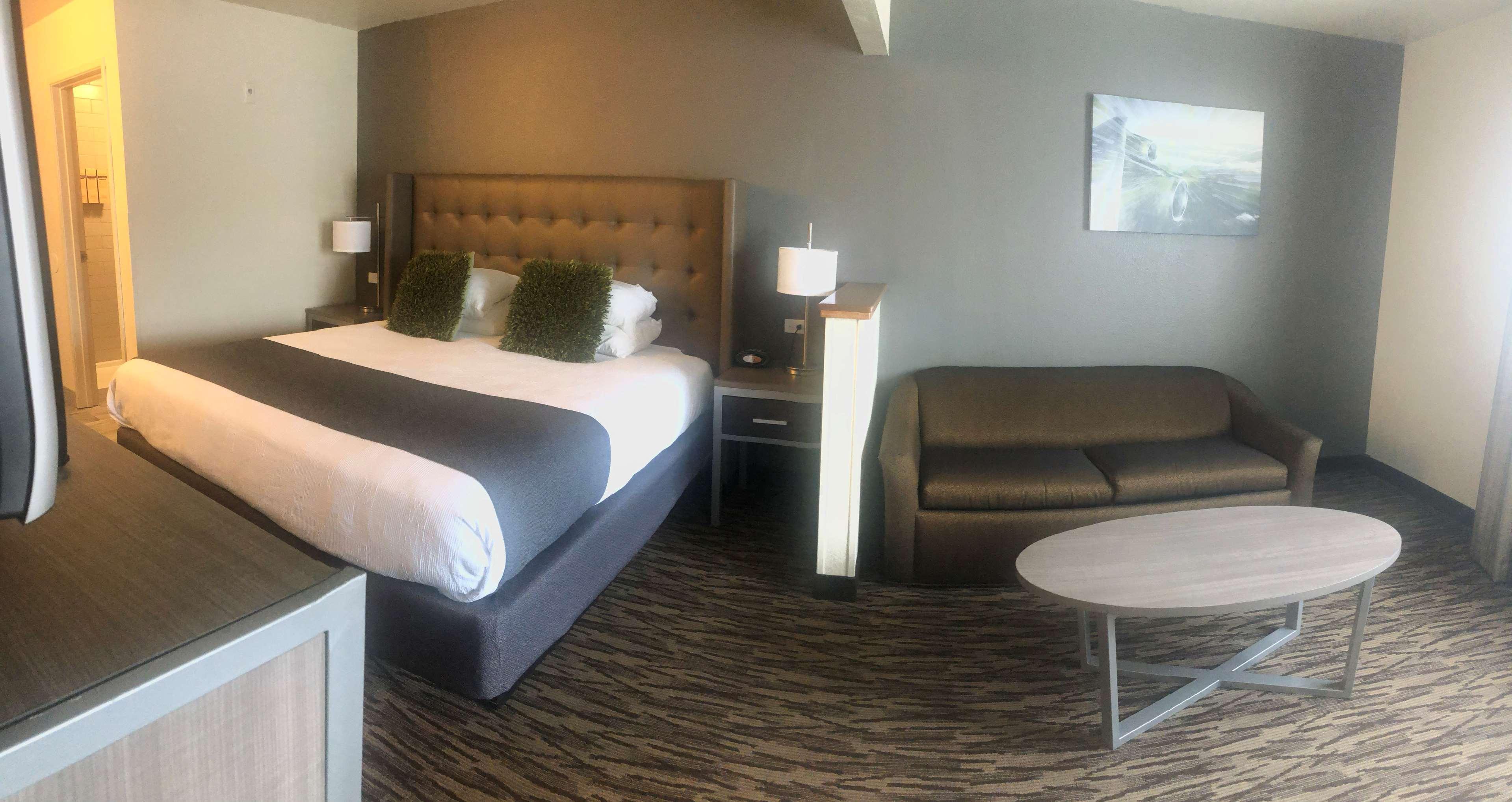 Best Western Plus Peppertree Airport Inn Ейрвей-Гайтс Екстер'єр фото