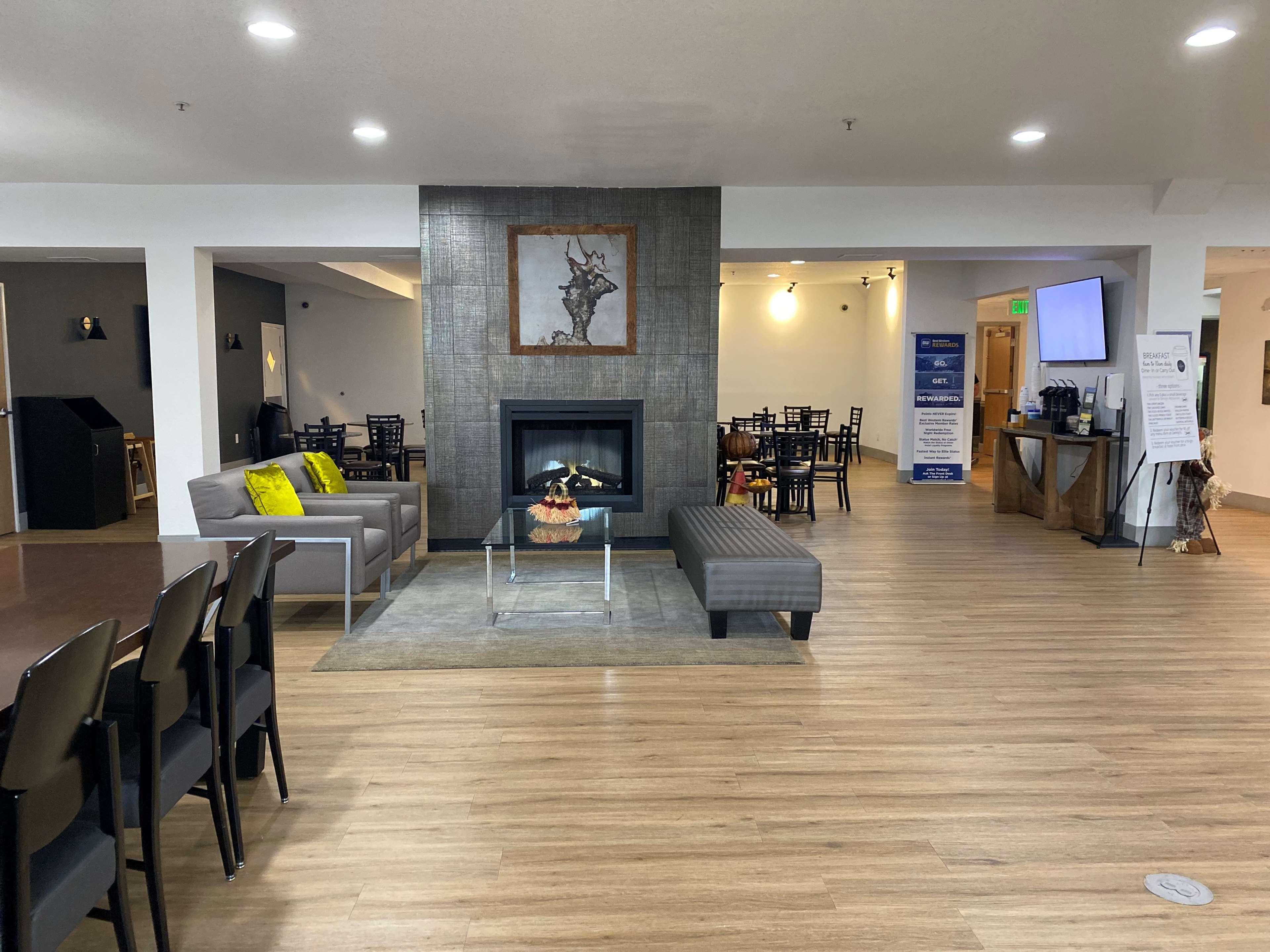 Best Western Plus Peppertree Airport Inn Ейрвей-Гайтс Екстер'єр фото