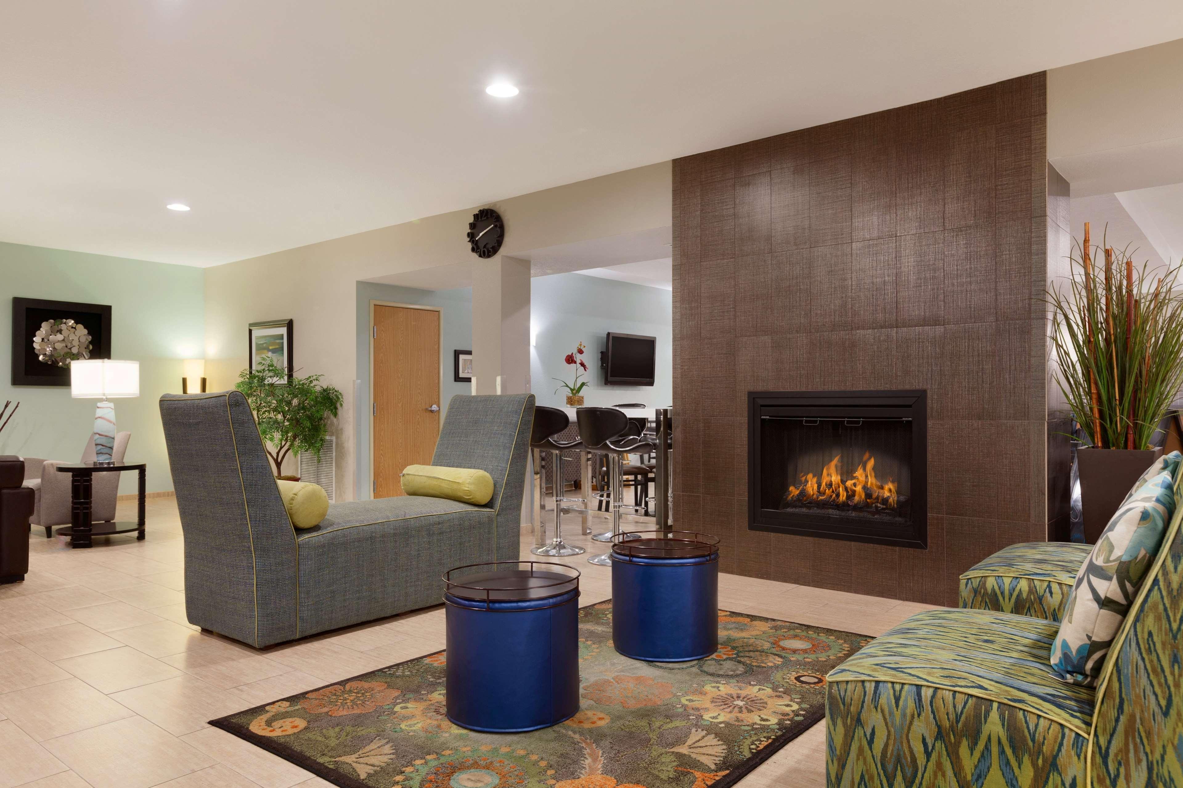 Best Western Plus Peppertree Airport Inn Ейрвей-Гайтс Екстер'єр фото