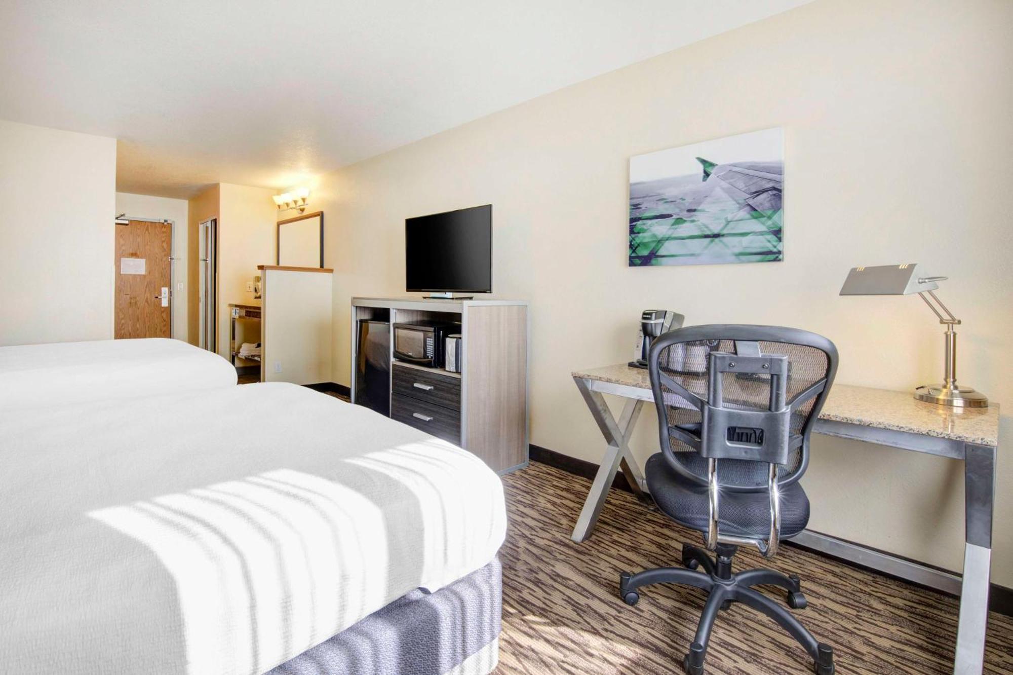 Best Western Plus Peppertree Airport Inn Ейрвей-Гайтс Екстер'єр фото