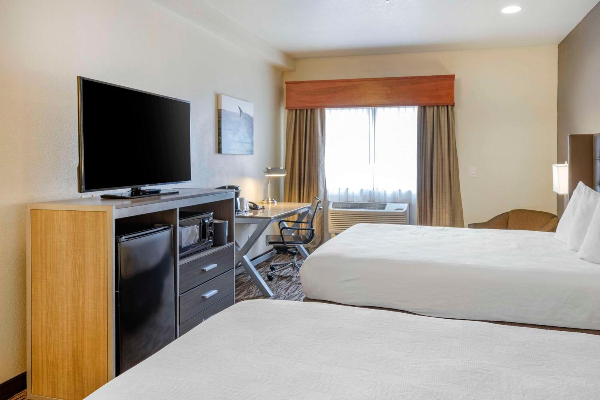 Best Western Plus Peppertree Airport Inn Ейрвей-Гайтс Екстер'єр фото